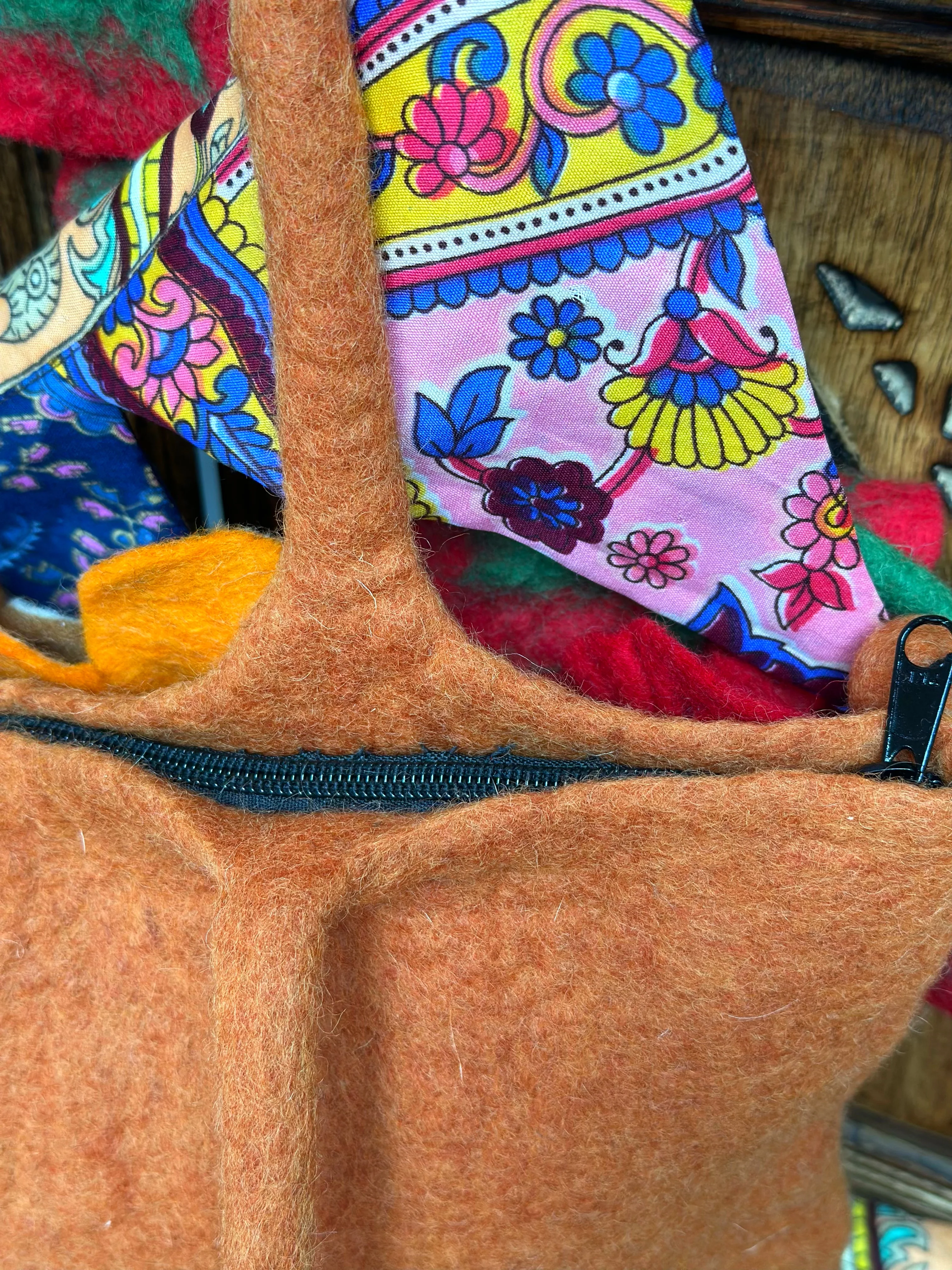 AMBER FELTED BLOSSOM BAG - Image 4